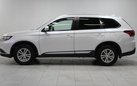 Mitsubishi Outlander III рестайлинг 3, 2017 год, 2 239 000 рублей, 8 фотография