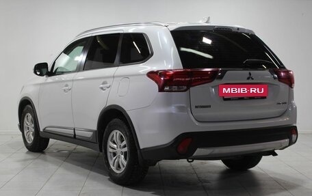 Mitsubishi Outlander III рестайлинг 3, 2017 год, 2 239 000 рублей, 7 фотография