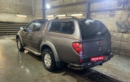 Mitsubishi L200 IV рестайлинг, 2013 год, 2 490 000 рублей, 8 фотография