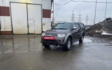 Mitsubishi L200 IV рестайлинг, 2013 год, 2 490 000 рублей, 2 фотография