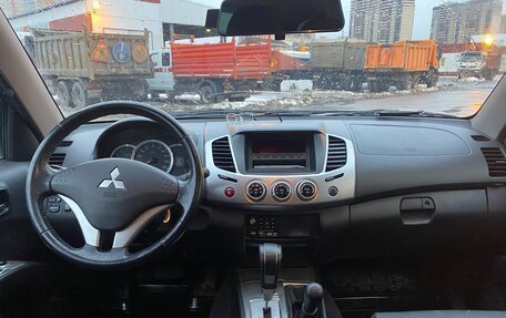 Mitsubishi L200 IV рестайлинг, 2013 год, 2 490 000 рублей, 12 фотография