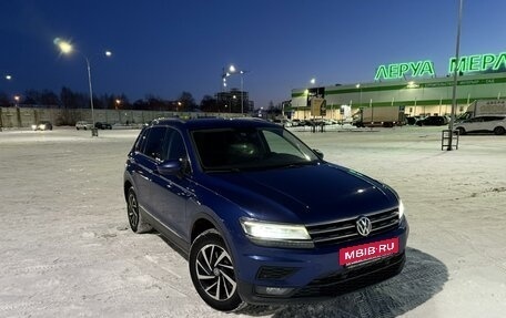 Volkswagen Tiguan II, 2018 год, 2 100 000 рублей, 2 фотография