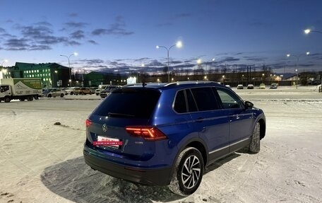 Volkswagen Tiguan II, 2018 год, 2 100 000 рублей, 3 фотография