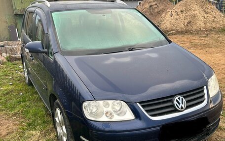 Volkswagen Touran III, 2005 год, 600 000 рублей, 5 фотография