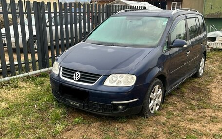 Volkswagen Touran III, 2005 год, 600 000 рублей, 4 фотография