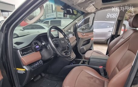 Hyundai Grand Starex Grand Starex I рестайлинг 2, 2021 год, 3 900 000 рублей, 6 фотография