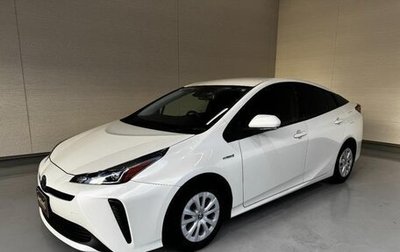 Toyota Prius IV XW50, 2021 год, 1 870 000 рублей, 1 фотография