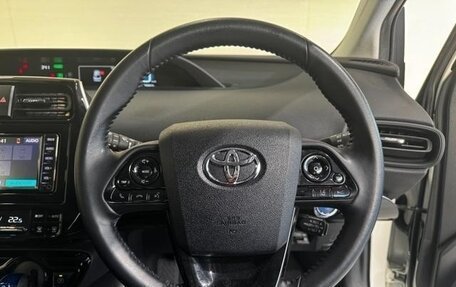 Toyota Prius IV XW50, 2021 год, 1 870 000 рублей, 18 фотография