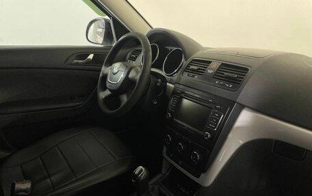 Skoda Yeti I рестайлинг, 2012 год, 1 029 000 рублей, 17 фотография