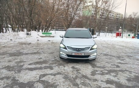 Hyundai Solaris II рестайлинг, 2015 год, 800 000 рублей, 8 фотография