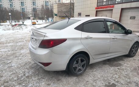 Hyundai Solaris II рестайлинг, 2015 год, 800 000 рублей, 4 фотография