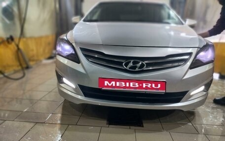 Hyundai Solaris II рестайлинг, 2015 год, 800 000 рублей, 11 фотография