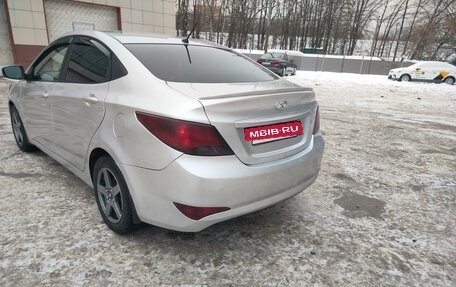 Hyundai Solaris II рестайлинг, 2015 год, 800 000 рублей, 3 фотография