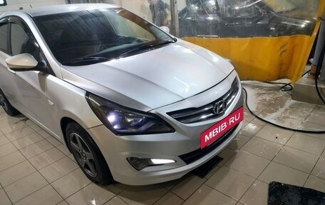 Hyundai Solaris II рестайлинг, 2015 год, 800 000 рублей, 14 фотография