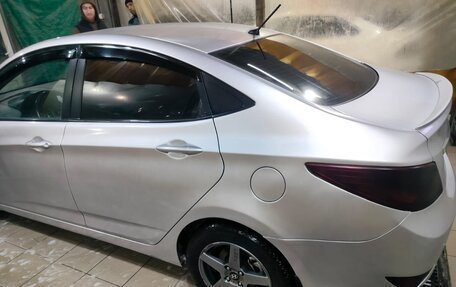 Hyundai Solaris II рестайлинг, 2015 год, 800 000 рублей, 20 фотография