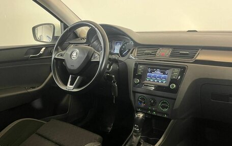 Skoda Rapid I, 2015 год, 1 095 000 рублей, 10 фотография