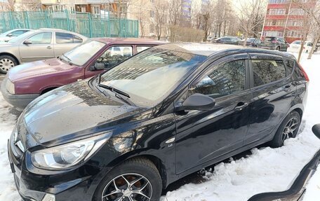 Hyundai Solaris II рестайлинг, 2014 год, 910 000 рублей, 3 фотография