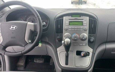 Hyundai H-1 II рестайлинг, 2011 год, 1 620 000 рублей, 6 фотография