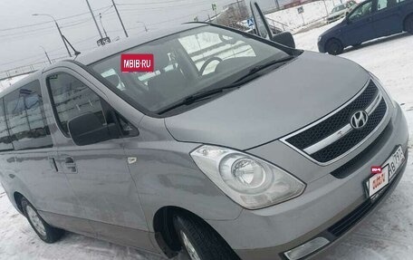 Hyundai H-1 II рестайлинг, 2011 год, 1 620 000 рублей, 3 фотография