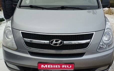 Hyundai H-1 II рестайлинг, 2011 год, 1 620 000 рублей, 2 фотография