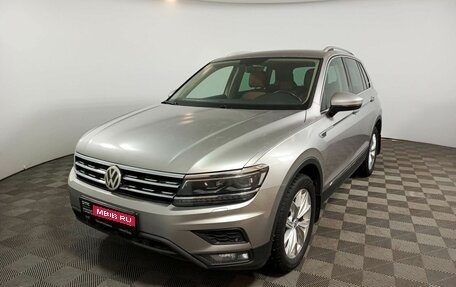 Volkswagen Tiguan II, 2018 год, 2 160 000 рублей, 1 фотография