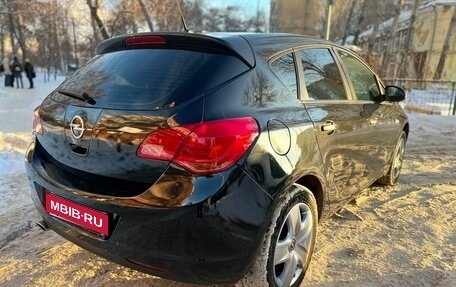 Opel Astra J, 2011 год, 675 000 рублей, 1 фотография