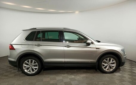 Volkswagen Tiguan II, 2018 год, 2 160 000 рублей, 5 фотография