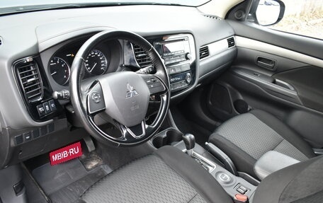 Mitsubishi Outlander III рестайлинг 3, 2015 год, 1 690 000 рублей, 8 фотография