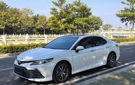 Toyota Camry, 2022 год, 3 050 000 рублей, 2 фотография