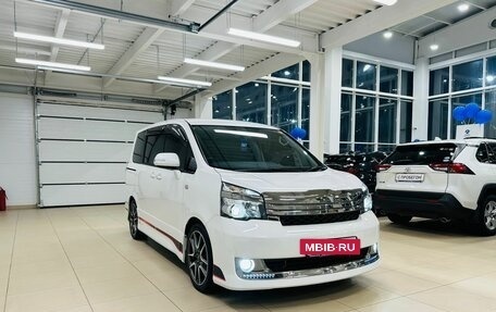 Toyota Voxy II, 2011 год, 2 099 000 рублей, 8 фотография