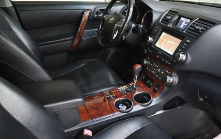 Toyota Highlander III, 2011 год, 2 200 000 рублей, 8 фотография