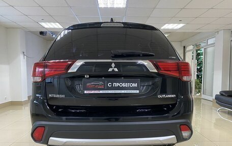 Mitsubishi Outlander III рестайлинг 3, 2017 год, 1 849 999 рублей, 6 фотография