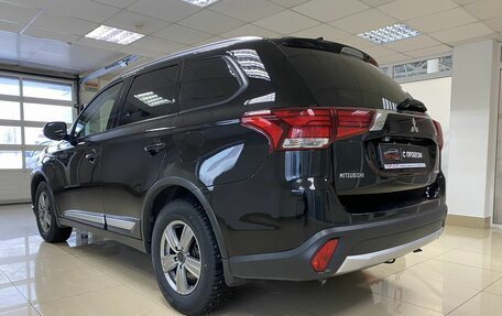 Mitsubishi Outlander III рестайлинг 3, 2017 год, 1 849 999 рублей, 8 фотография