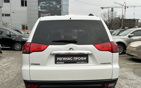 Mitsubishi Pajero Sport II рестайлинг, 2015 год, 1 900 001 рублей, 5 фотография