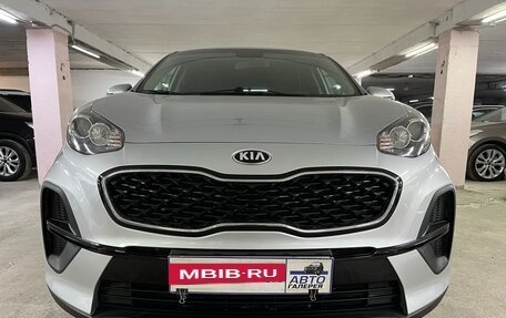 KIA Sportage IV рестайлинг, 2020 год, 2 275 000 рублей, 3 фотография