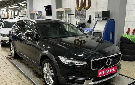 Volvo V90 Cross Country I рестайлинг, 2019 год, 3 800 000 рублей, 3 фотография