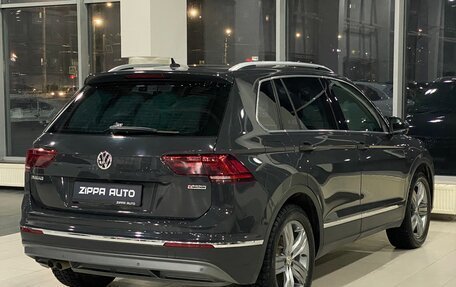 Volkswagen Tiguan II, 2018 год, 2 999 000 рублей, 4 фотография