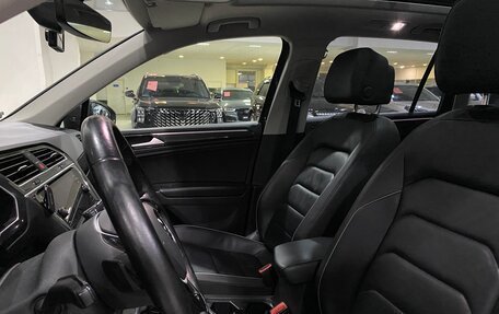 Volkswagen Tiguan II, 2018 год, 2 999 000 рублей, 19 фотография