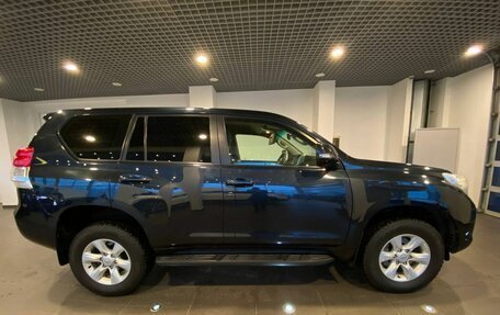 Toyota Land Cruiser Prado 150 рестайлинг 2, 2010 год, 2 810 000 рублей, 2 фотография