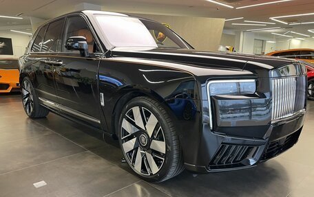 Rolls-Royce Cullinan, 2024 год, 98 500 000 рублей, 4 фотография