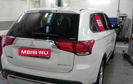 Mitsubishi Outlander III рестайлинг 3, 2019 год, 2 160 000 рублей, 3 фотография