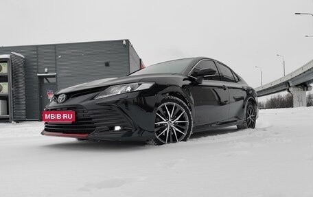 Toyota Camry, 2022 год, 3 650 000 рублей, 8 фотография