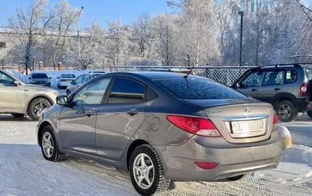 Hyundai Solaris II рестайлинг, 2011 год, 710 000 рублей, 5 фотография