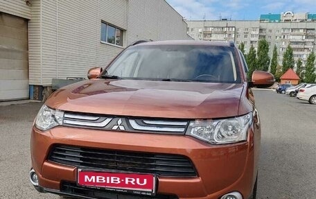 Mitsubishi Outlander III рестайлинг 3, 2012 год, 1 520 000 рублей, 10 фотография