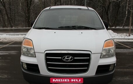 Hyundai Starex I рестайлинг, 2007 год, 670 000 рублей, 2 фотография