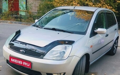 Ford Fiesta, 2004 год, 380 000 рублей, 1 фотография