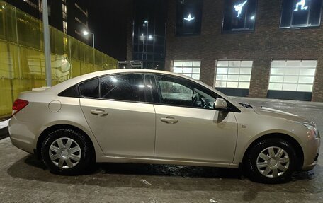 Chevrolet Cruze II, 2011 год, 700 000 рублей, 6 фотография