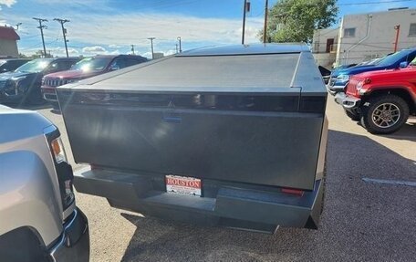 Tesla Cybertruck, 2024 год, 16 600 000 рублей, 4 фотография