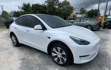 Tesla Model Y I, 2023 год, 6 300 000 рублей, 3 фотография