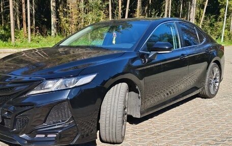 Toyota Camry, 2019 год, 2 600 000 рублей, 4 фотография